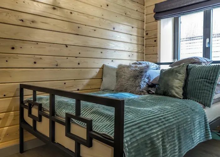 N°75- Na Uboczu Feriehus