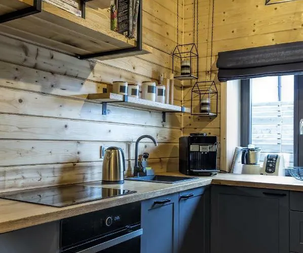 N°75- Na Uboczu Feriehus