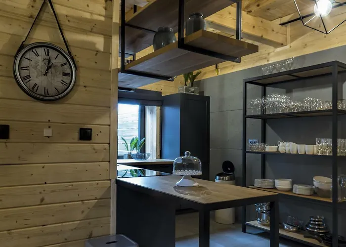 N°75- Na Uboczu Feriehus