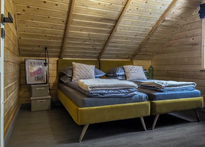 N°75- Na Uboczu Feriehus